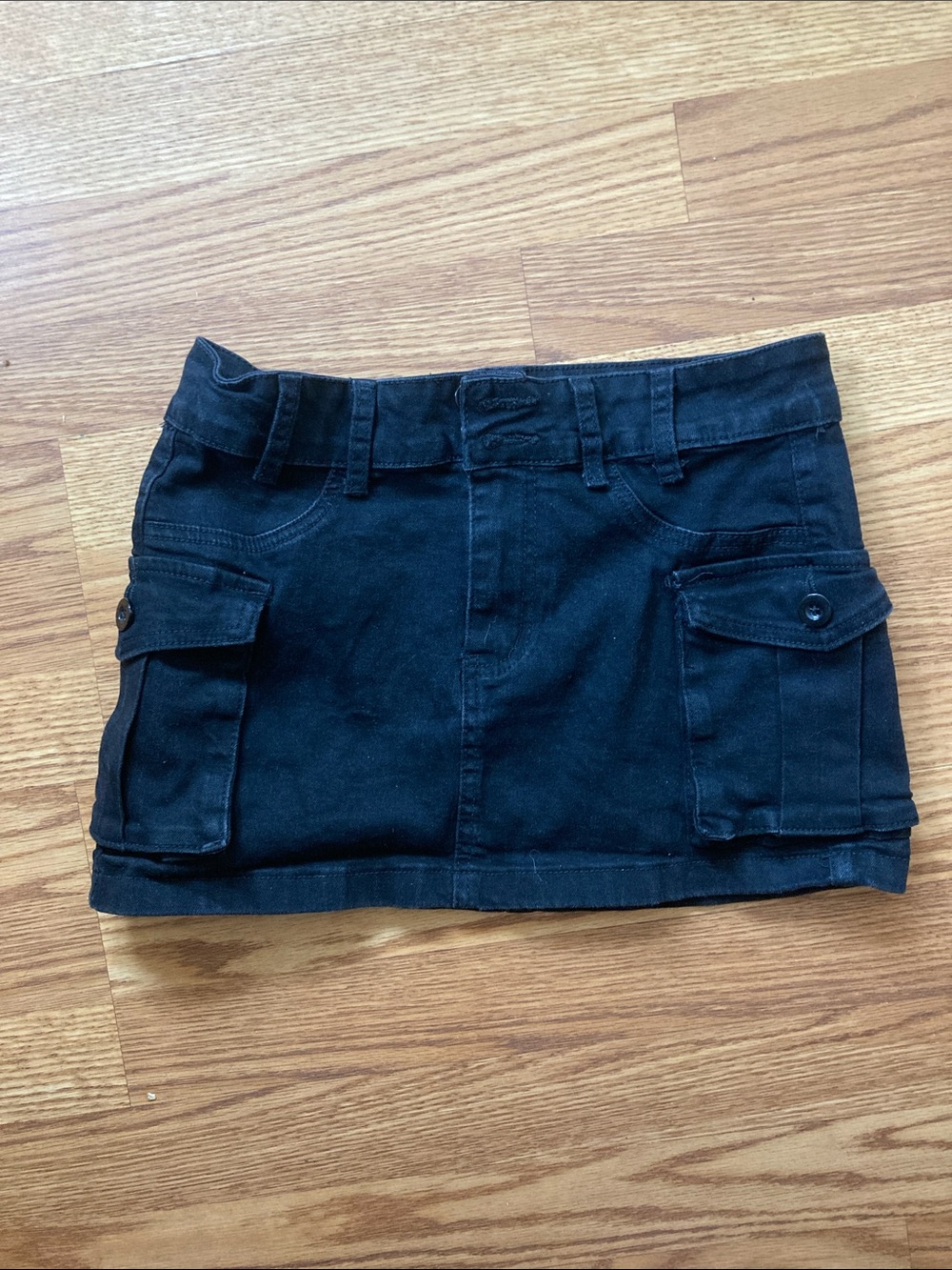 SHEIN Black Mini Cargo Skirt with Flap Pockets